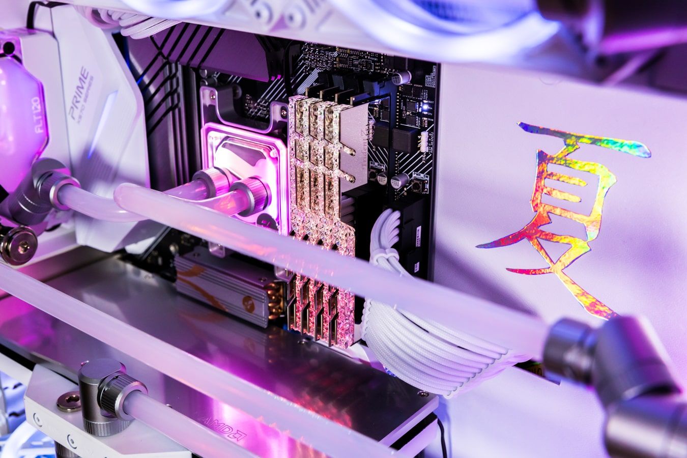 Modded RAM and custom cable sleeving in water cooled PC