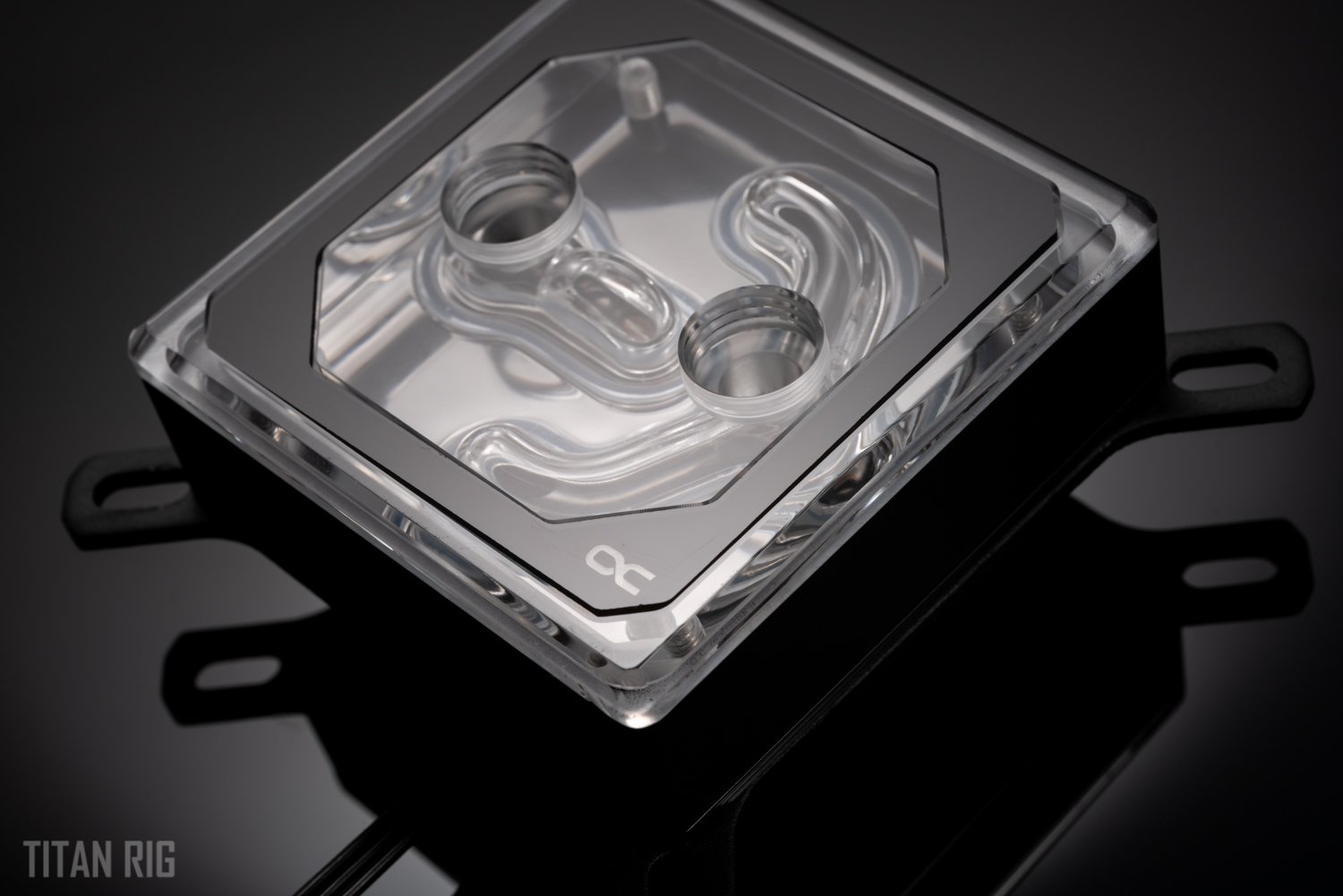 Alphacool Eisblock XPX Aurora Edge CPU Water Block from the side
